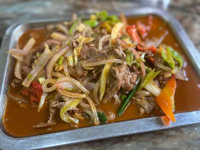 东乡小周炒肉片-"到张掖的当天晚上有点晚了,没空到处瞎逛找.