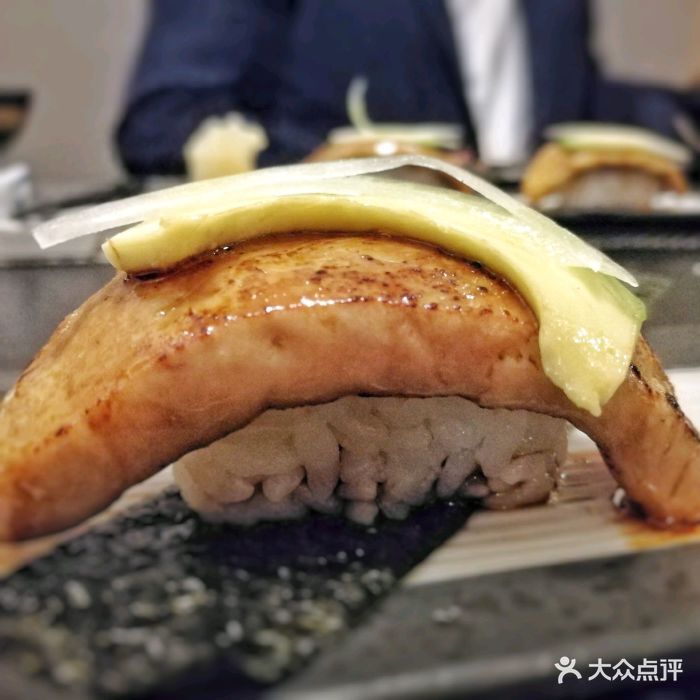 鱻寿司割烹鹅肝手握图片 - 第1张