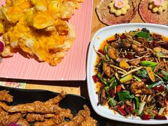 -月亮眼花园餐厅书吧酒吧