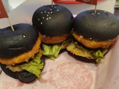 -龍歌自助小火锅(市北CBD万达店)