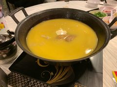 -鲜入围煮花胶鸡海鲜火锅