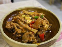 凤爪烧猪蹄-江城燕子大排档(江汉路步行街店)