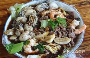 Seafood and Beef All-in-One Rice Noodle Roll