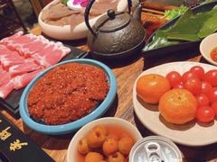 -老牌坊云南鱼豆花火锅(爱建店)