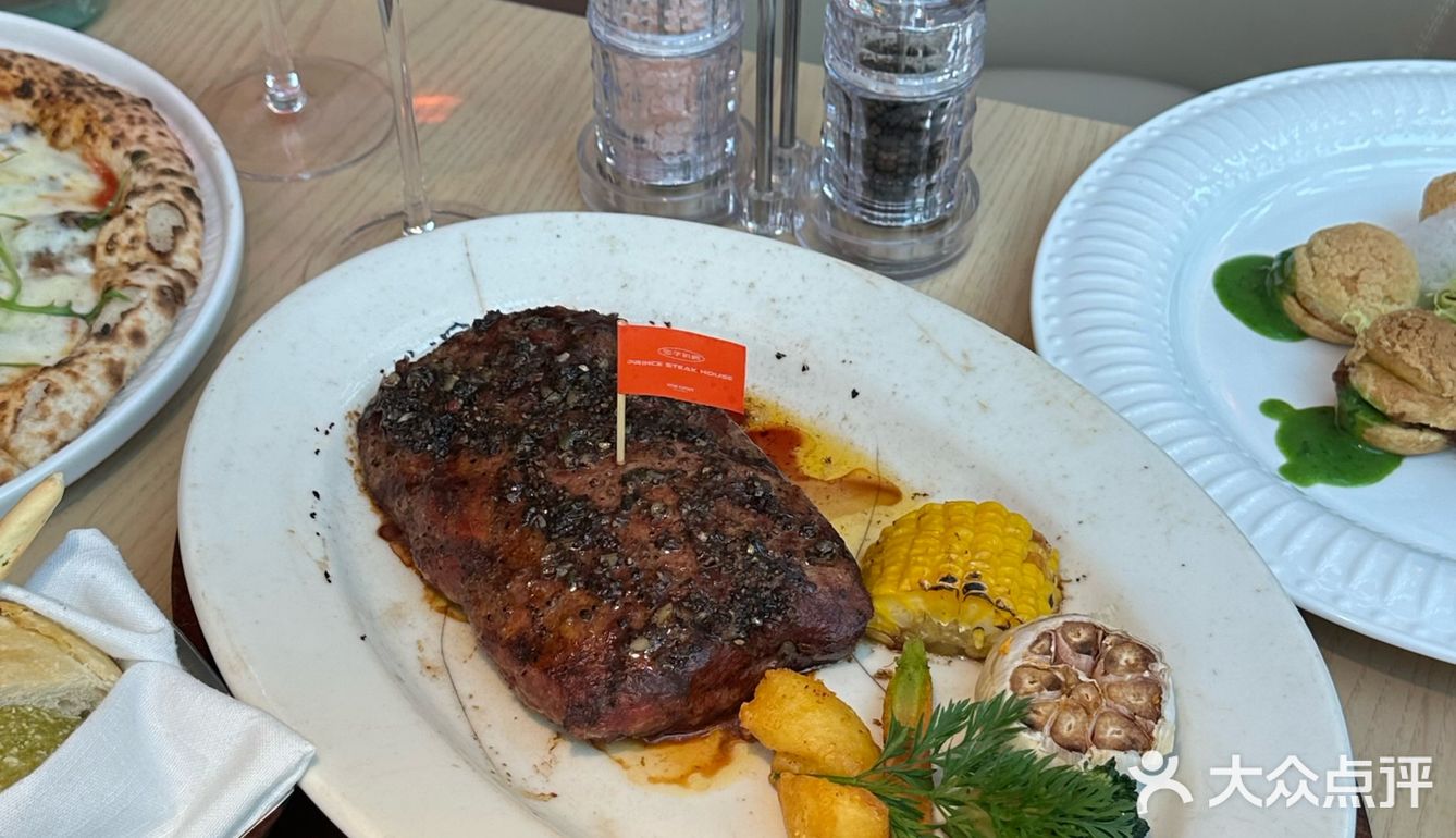 就在中央大街·哈尔滨人都知道的西餐厅～