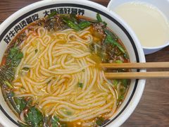 -霸舌生滚牛肉米粉(天生街道店)