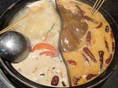 -两三事小郡肝串串香火锅(桂庙店)