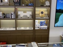 -三目眼镜·蔡司视觉合作店(青浦宝龙店)