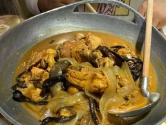 散养土鸡炖长白山榛蘑-关东小磨东北菜(上海长风大悦城店)