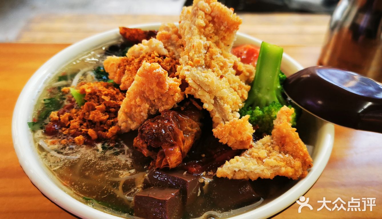 我去的时候点的招牌都没有就等