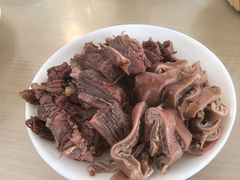 -闫家驴肉老店(华电一校店)