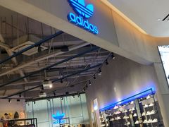 -阿迪达斯(武林银泰三叶草店)