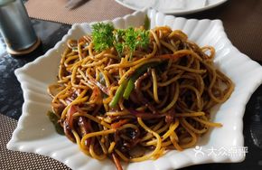 Black Pepper Beef Noodles