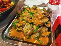 -肥肥虾庄·金牌油焖大虾(汉口城市广场店)