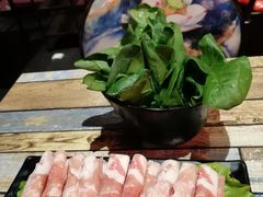 -虾弄弄海派小龙虾·牛羊蝎子火锅