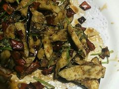 -老码头黑皮肘子锅包肉(赣水路店)