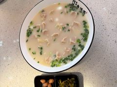 鱼汤小馄饨-阿达师傅鱼汤面