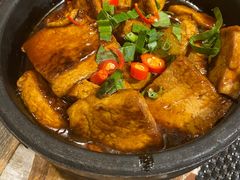 石锅焖豆腐-滇越乘象云南餐厅(豆各庄店)