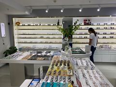 -视野联行眼镜蔡司·依视路官方授权店(顺城店)