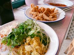 上海凉粉-柴爿巷·香酥鸡&馄饨(复兴中路店)