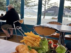 -Bully Hayes Restaurant & Bar