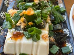 松花蛋拌嫩豆腐肉松-晚归月亮湾私家菜(临邑路店)