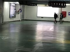 -绿洲中环中心-停车场