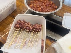 -哈尔滨小酒馆·鲜肉现穿自助烧烤(康新花园店)