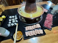 -果松木炭酸菜铜火锅·外婆参鸡汤