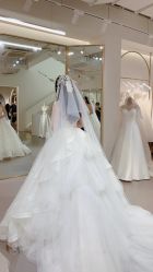 -艾米丽婚纱礼服