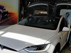-TESLA 特斯拉(上海太古汇体验店)
