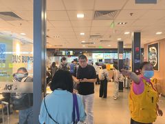 -麦当劳(上海虹桥站30B检票口楼上)