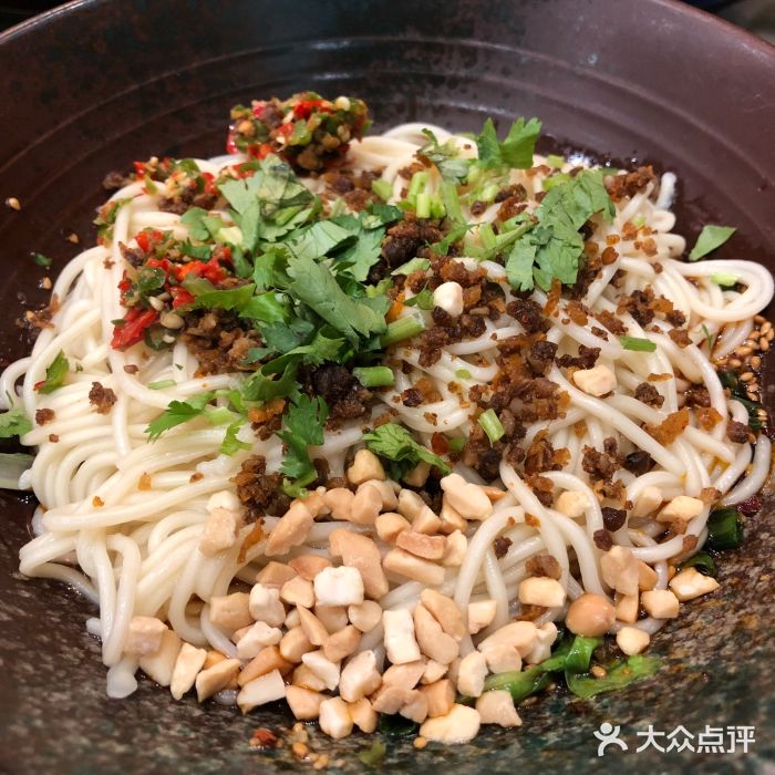 罗目跷脚牛肉豆腐脑(保利店)双椒牛肉面图片