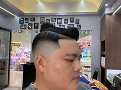 -鸿通城购物中心