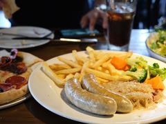 德国香肠配酸菜-FABIO’S费比欧披萨餐厅