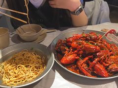 -巴厘龙虾·榜首油焖大虾(音乐学院·沿江酒馆店)