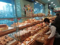 面包甜点陈列柜-新侨三宝乐面包店(崇文门店)