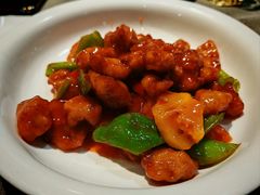 冰镇菠萝里脊肉-新颐园本帮江浙菜·红烧猪手煨鲍鱼·红烧肉(顾村公园电台路店)