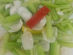 橄榄油家芹炒百合-锦粤宫·精致粤菜(深圳北站店)