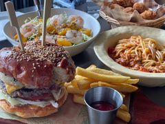 -三勾JJJ Burger&Coffee(梅溪湖店)