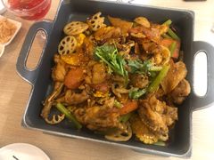 招牌悦蓉牛蛙干锅-精悦蓉(松江万达广场店)
