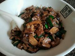 白辣椒箱干炒肉-德天顺盖码饭(人民西路店)