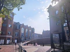 -钟书阁(松江泰晤士小镇店)