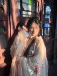 -一揽芳华汉服旗袍体验馆(拙政园店)
