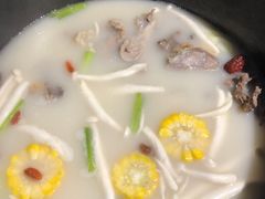 -三人行骨头王火锅(长寿店)
