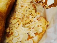 杏仁羊角-麦田工坊(月湖店)