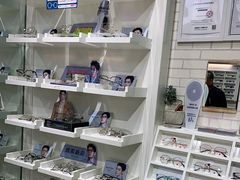 -诺柯视眼镜-蔡司依视路官方工厂店(淞南一店)