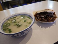 -烤鸭肉夹馍鸭汤店