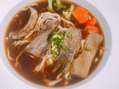 金牌红烧牛肉面-康师傅私房牛肉面(北京南站店)