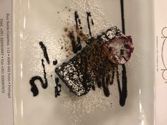 -Majestic Café